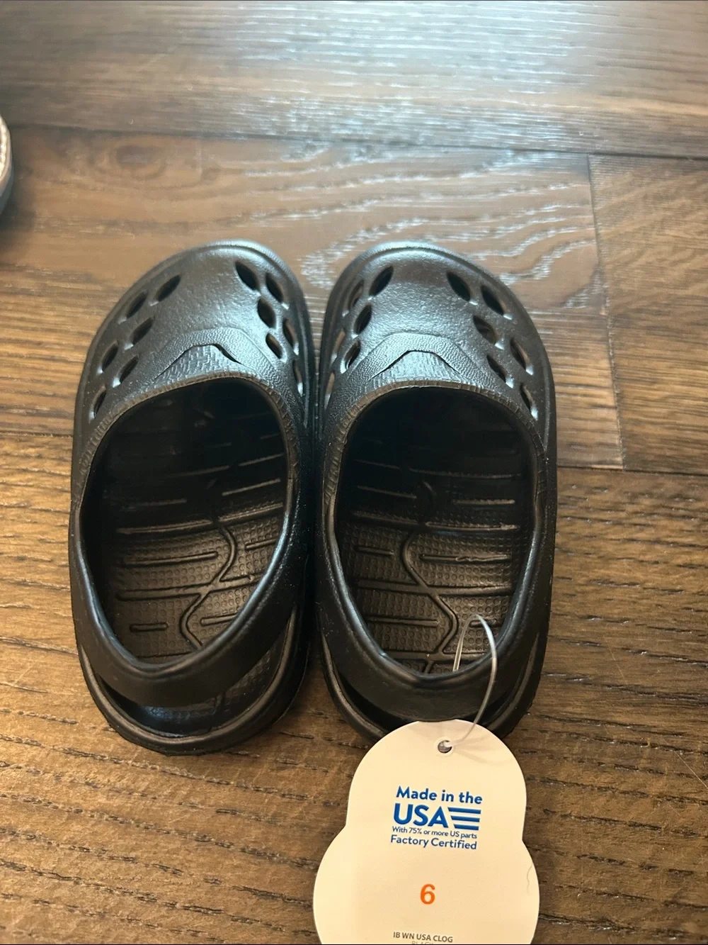 wonder nation Black Kids Water Clogs with Vent Holes